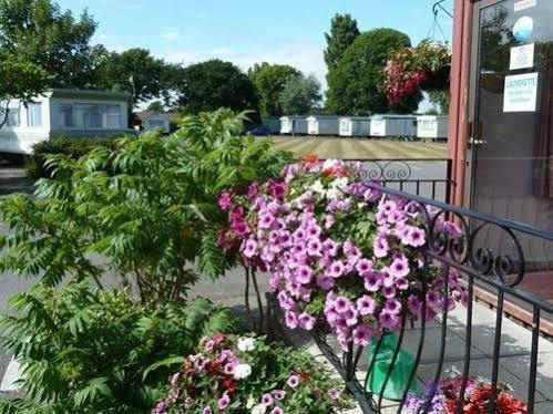 Copthorne Caravans Merston Bagian luar foto