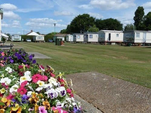Copthorne Caravans Merston Bagian luar foto