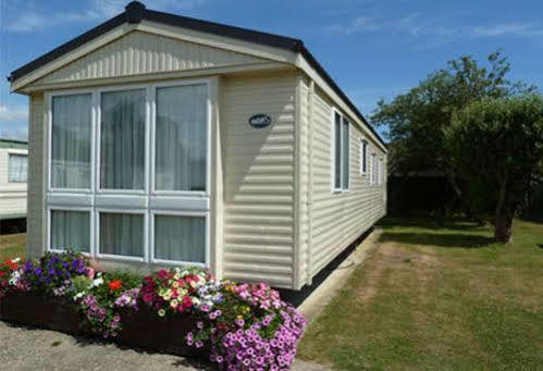 Copthorne Caravans Merston Bagian luar foto